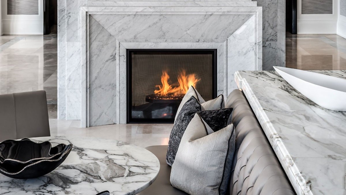 Старинный камин