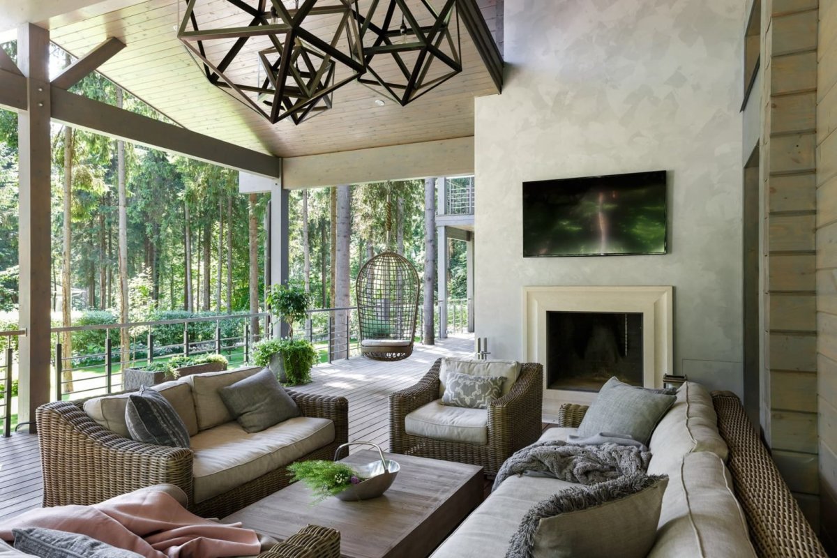 Гостиная с выходом на веранду