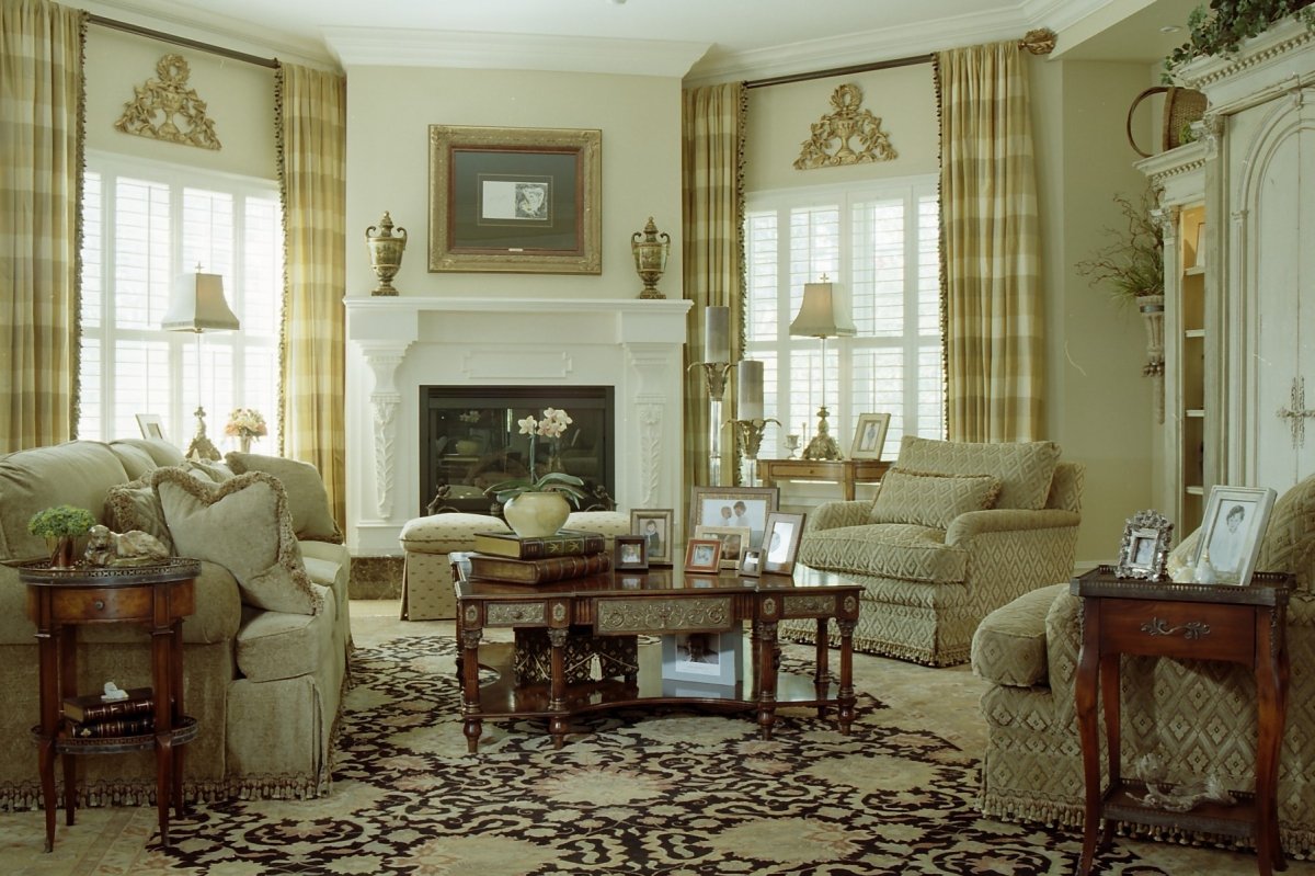 Шторы для гостиной в классическом стиле