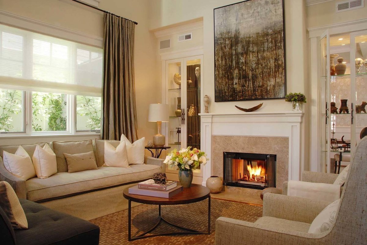 Камин в стенке для гостиной