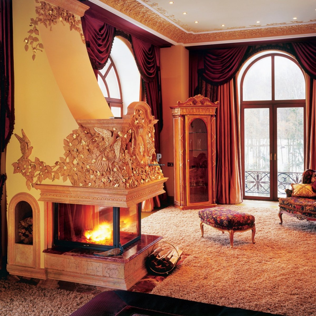 Шикарный камин