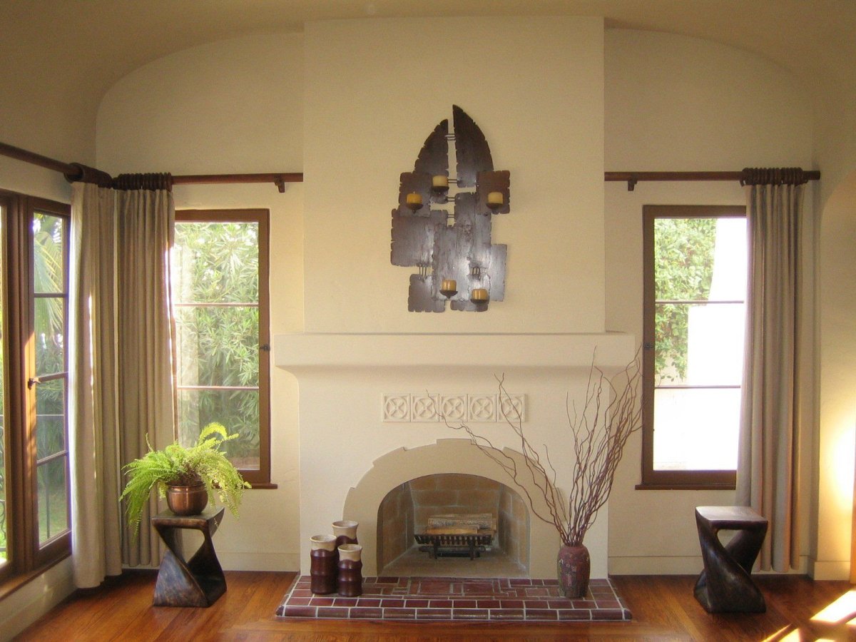 Отделка камина штукатуркой