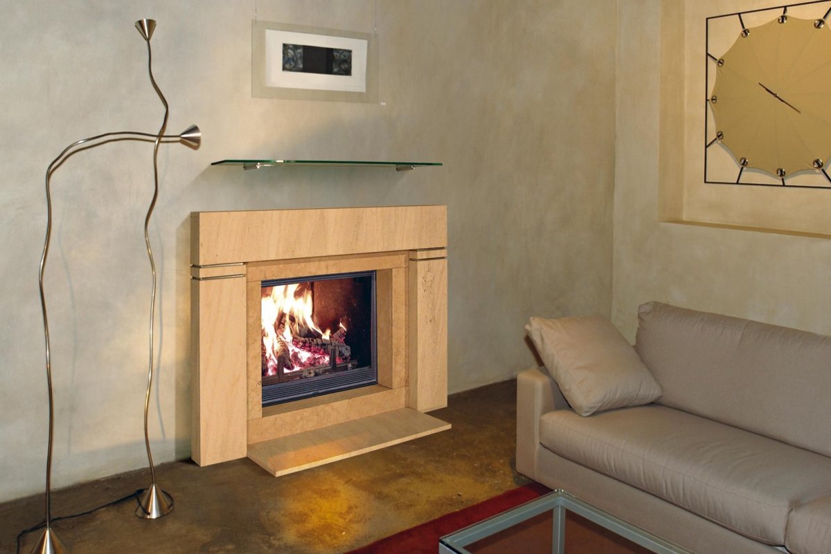 Отделка встроенного камина