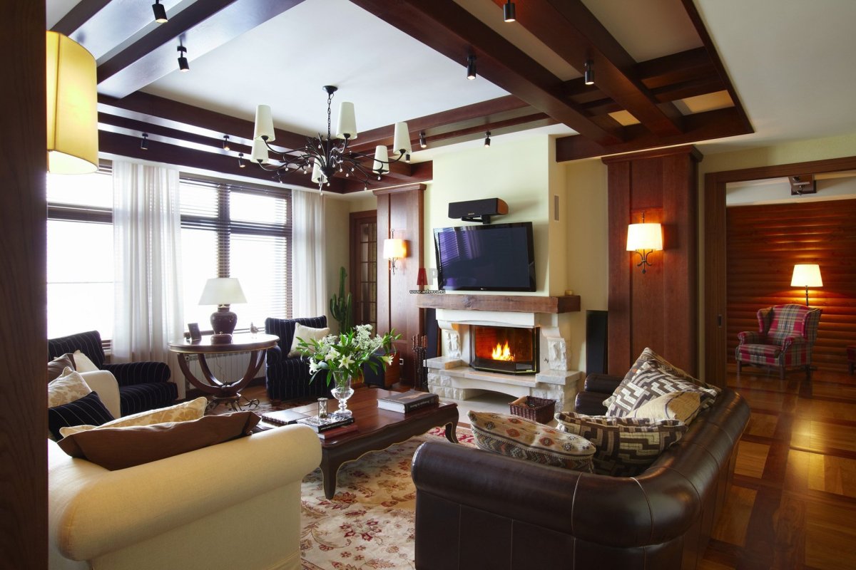 Декорация камина между окон