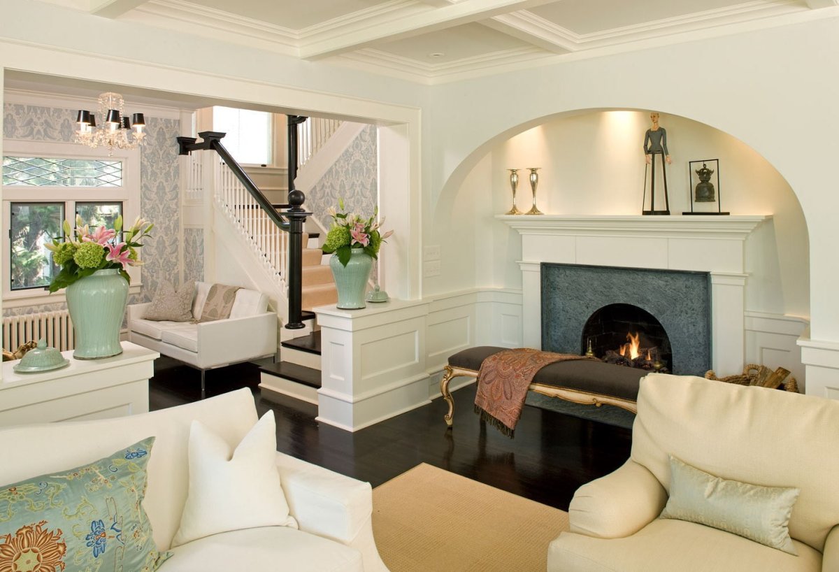 Подсветка над камином