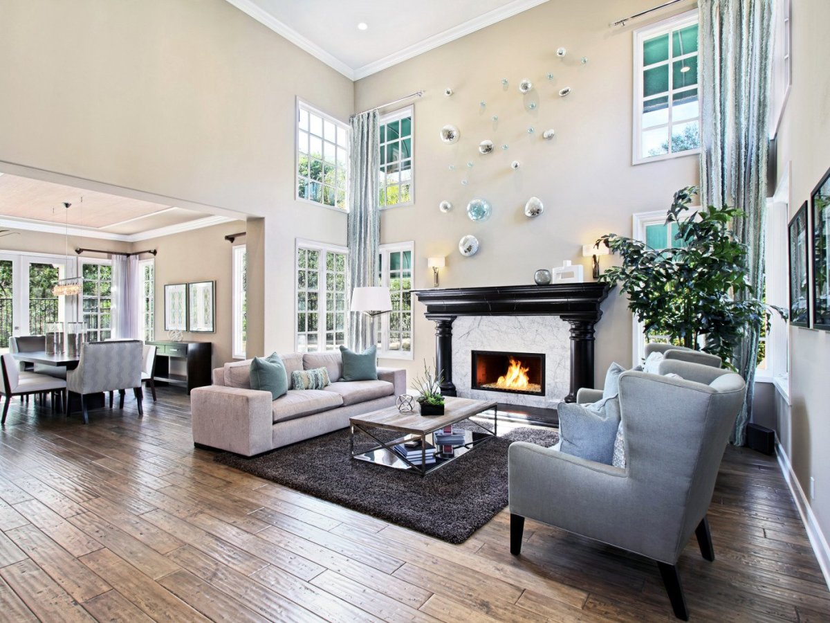 Цветовое решение для гостиной с камином