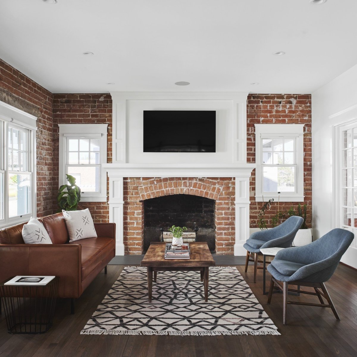 Красивые камины из кирпича