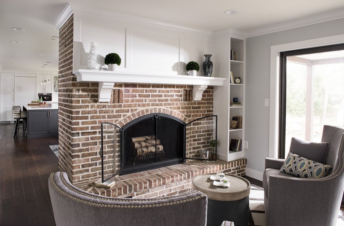 Кирпичный камин в интерьере
