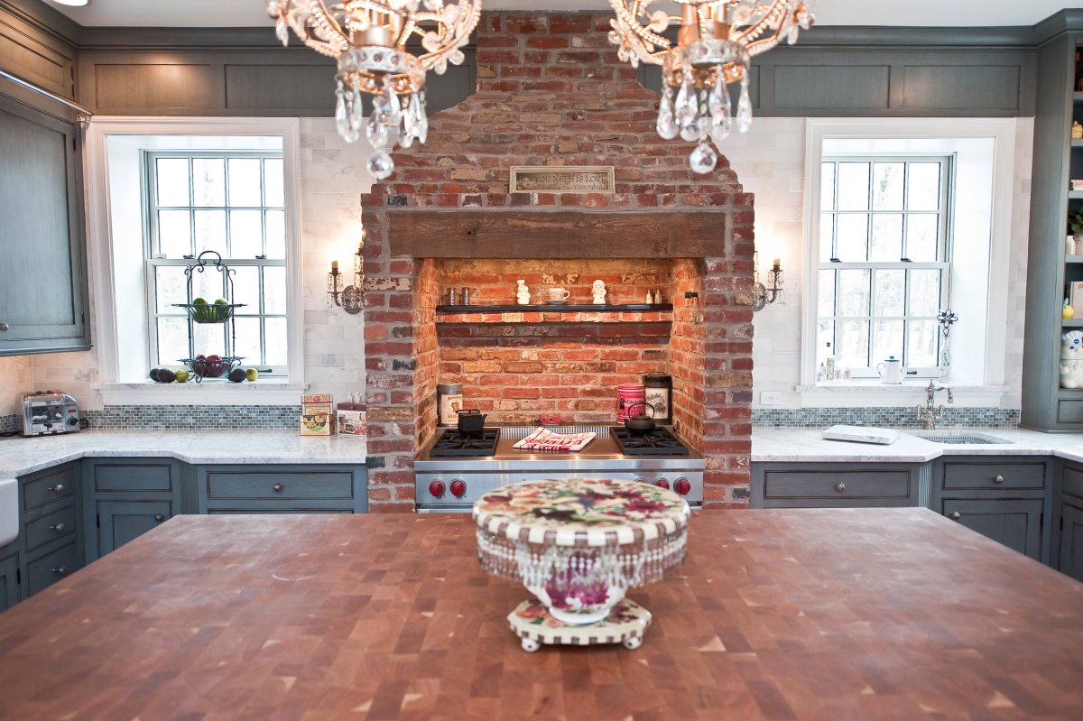 Камин под стиль лофт