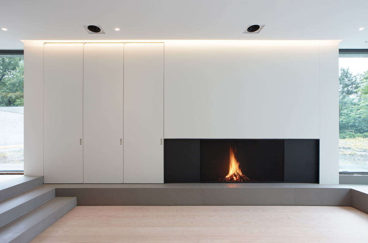 Современный камин в стиле Минимализм