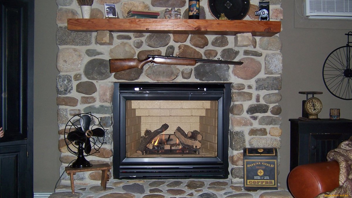 Камин из природных материалов