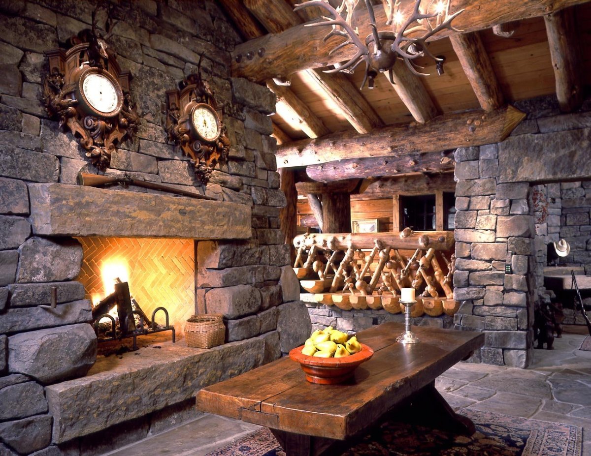 Камин в стиле средневековья