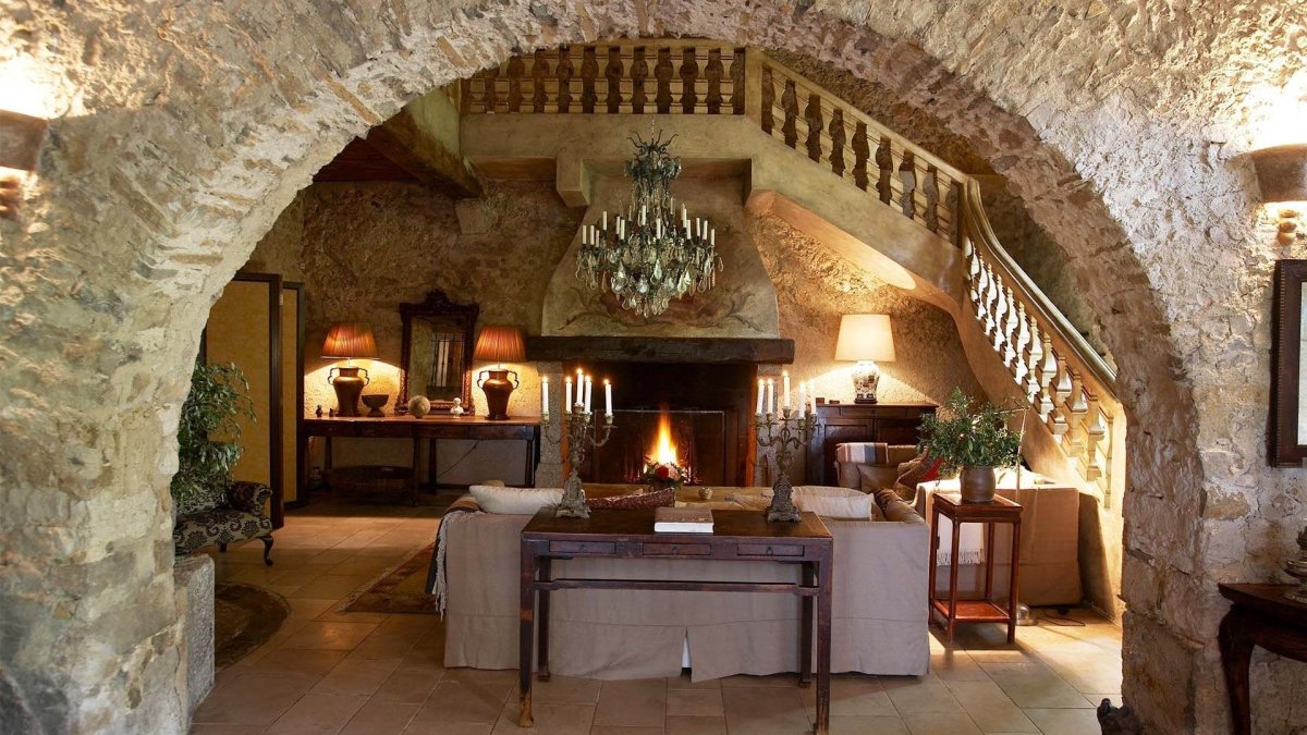 Вилла в средневековом стиле