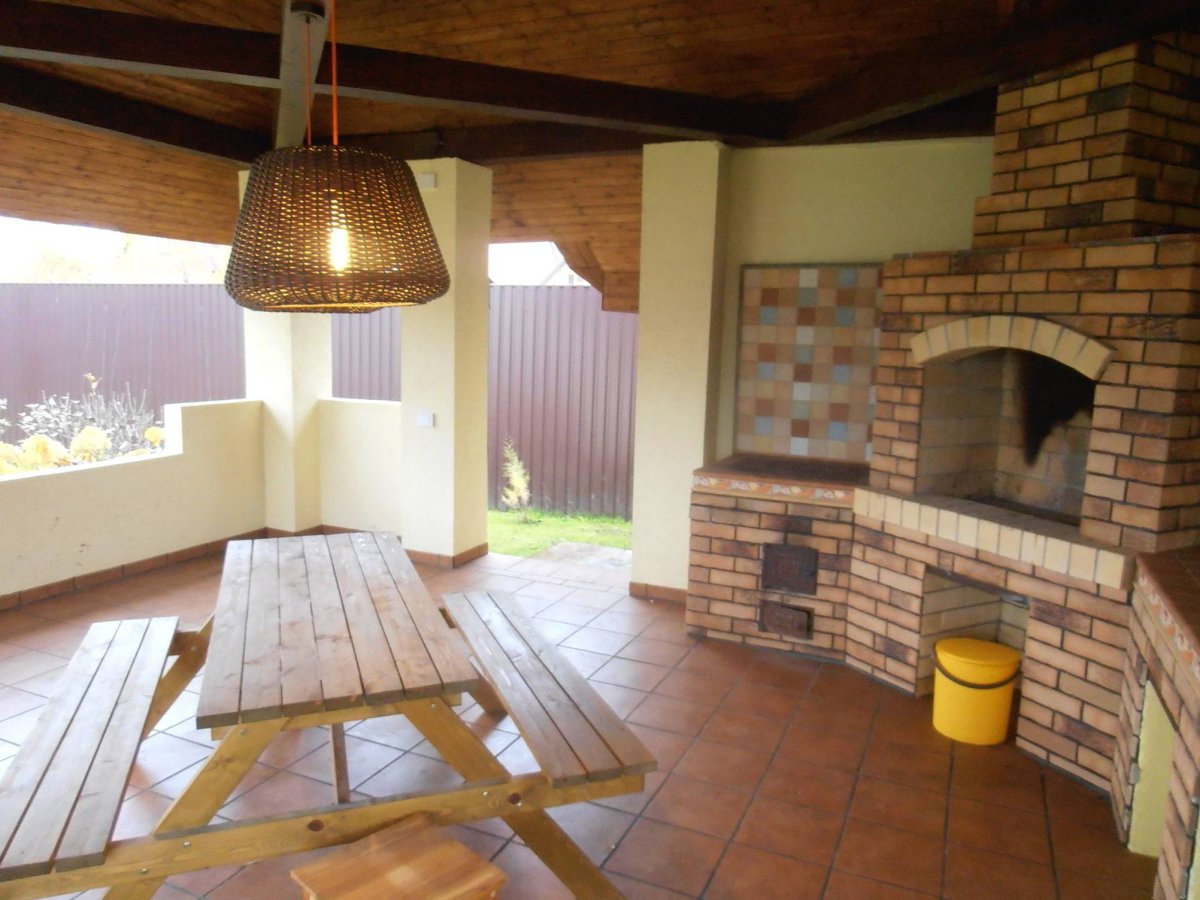 Интерьер летней кухни в частном доме