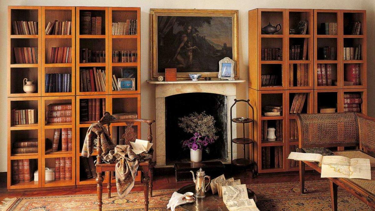 Ками с книжными полками