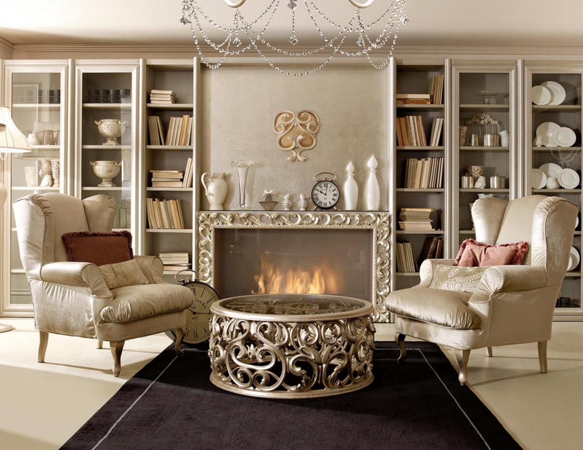 Книжные полки над камином