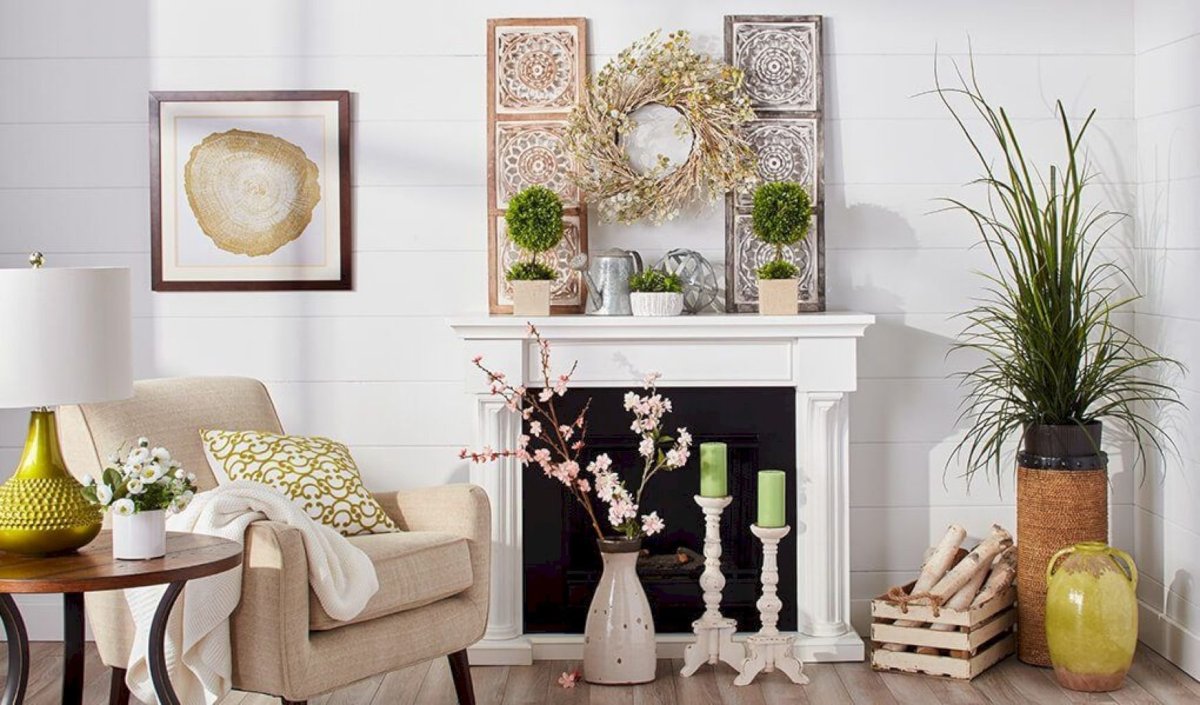 Весеннее украшение камина