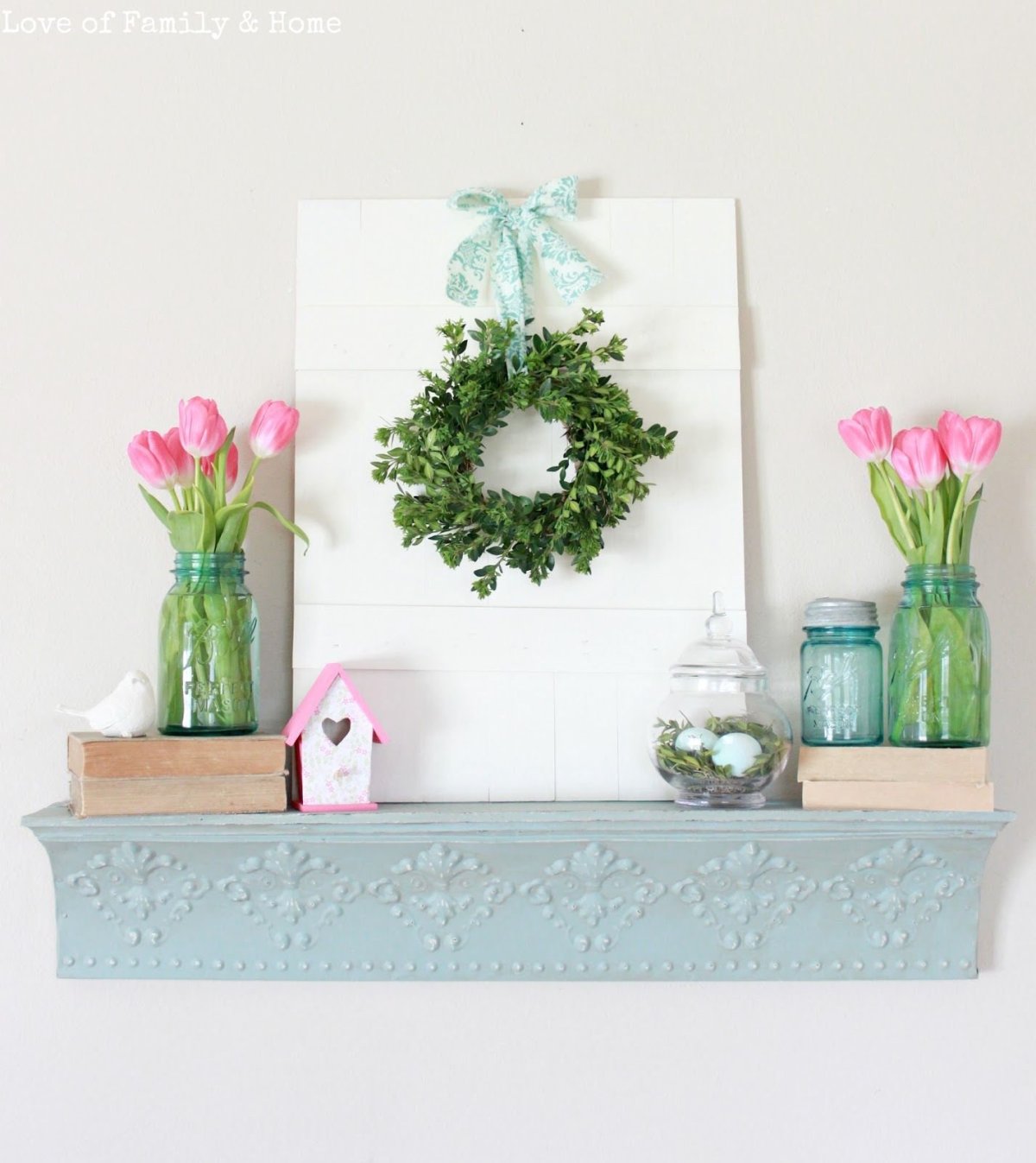 Весенний декор камина