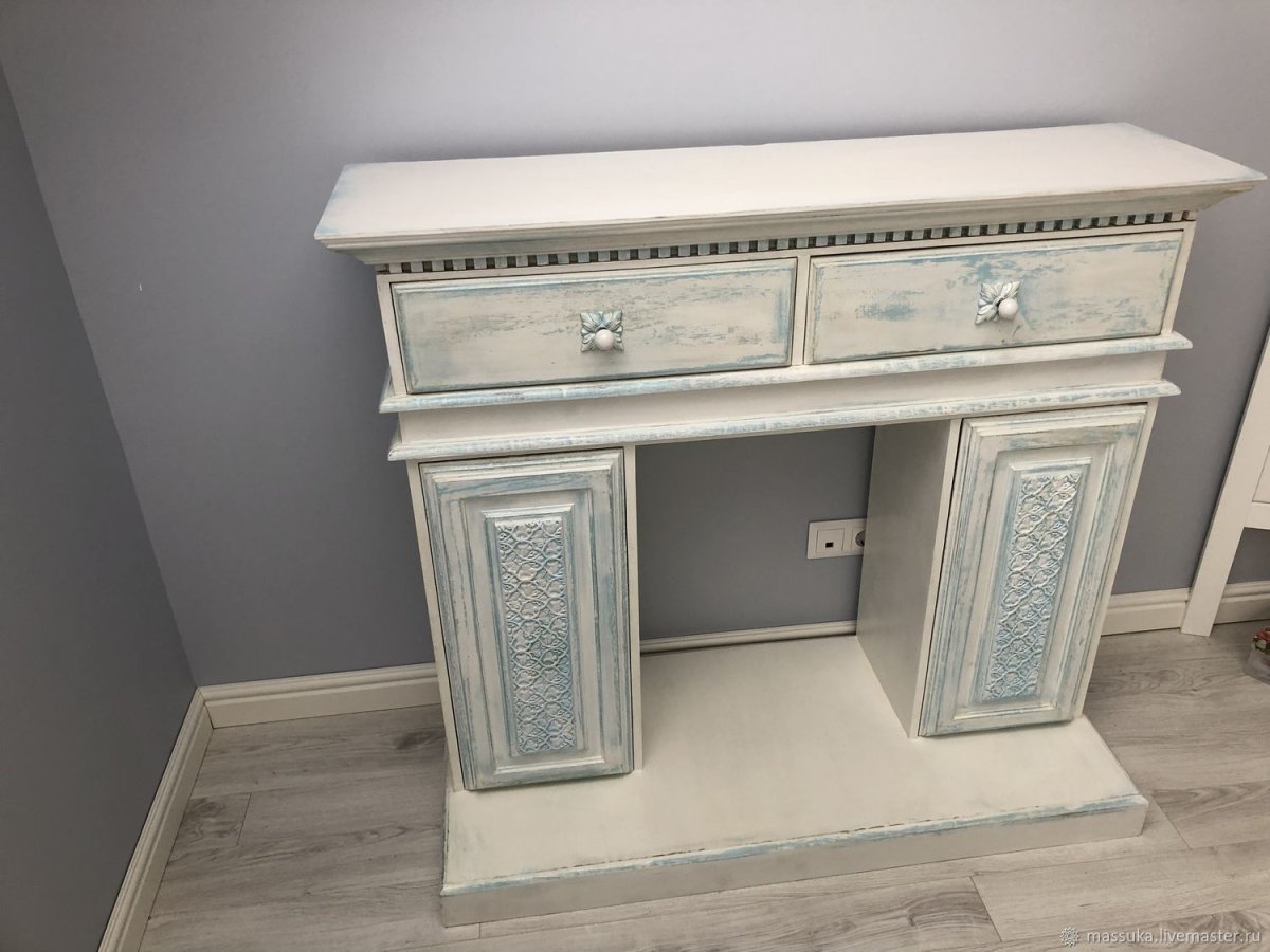 Комод с имитацией камина