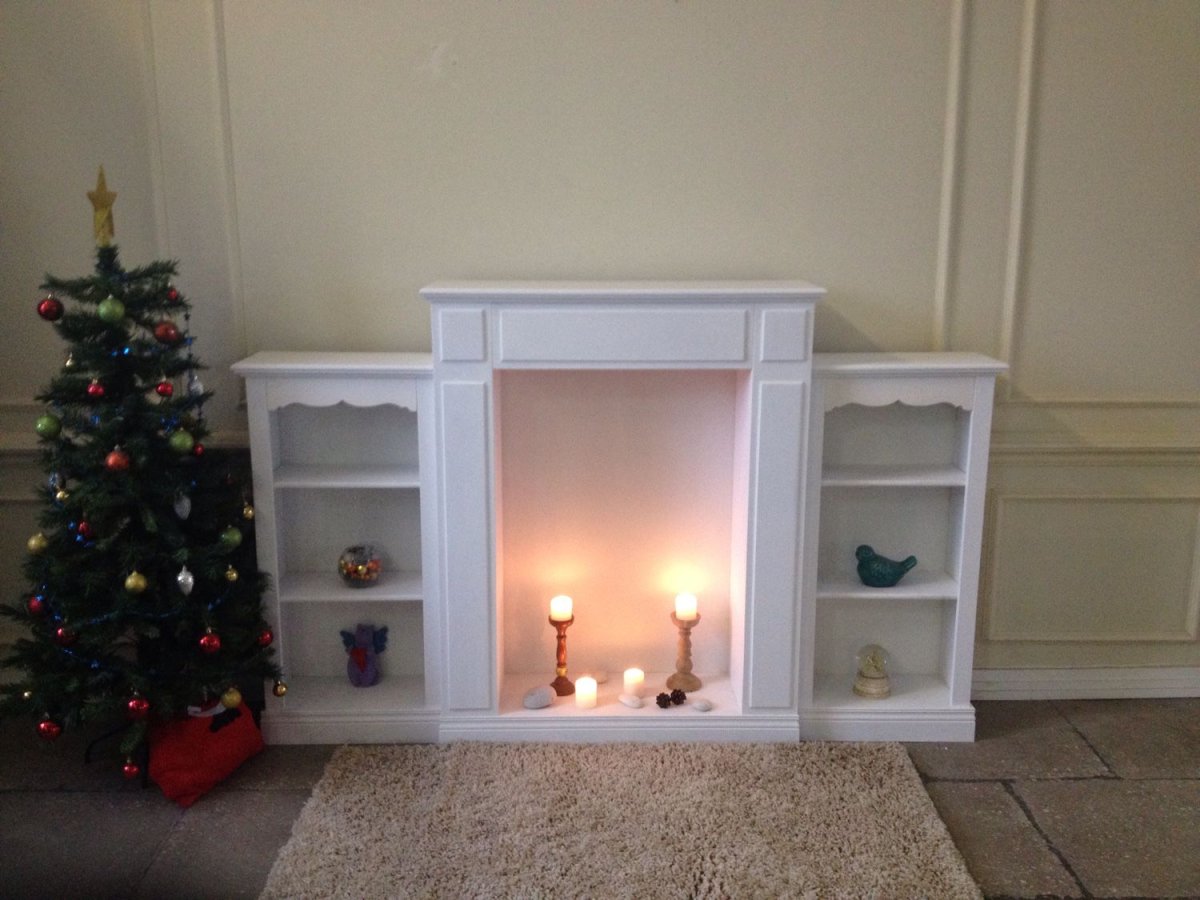 Камин декоративный белый