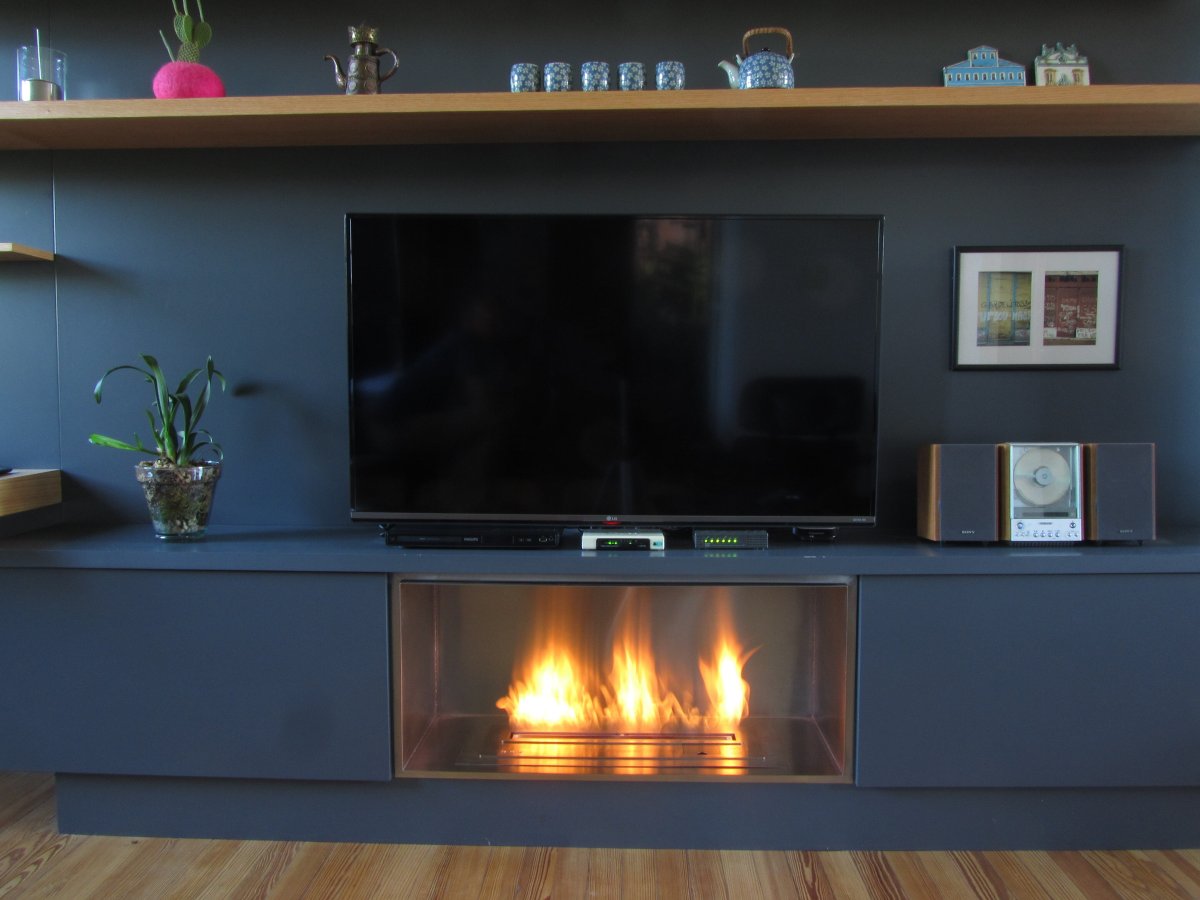 Камин встроенный в тумбу под телевизор