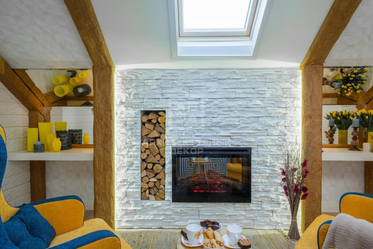 Натуральный камень в гостиной