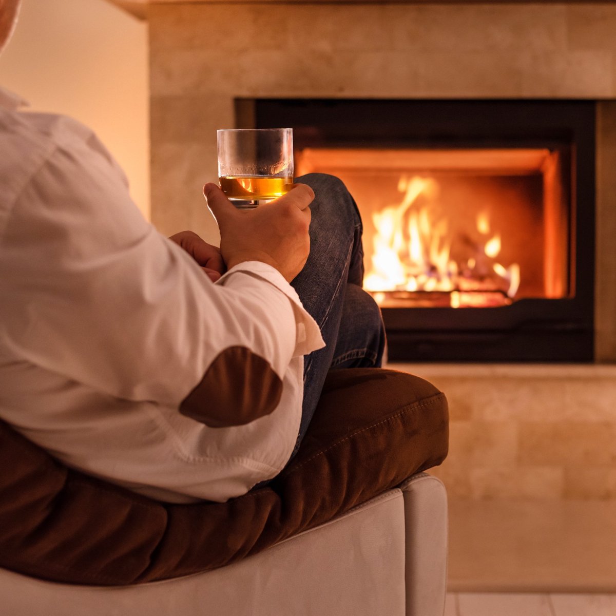 Виски у камина