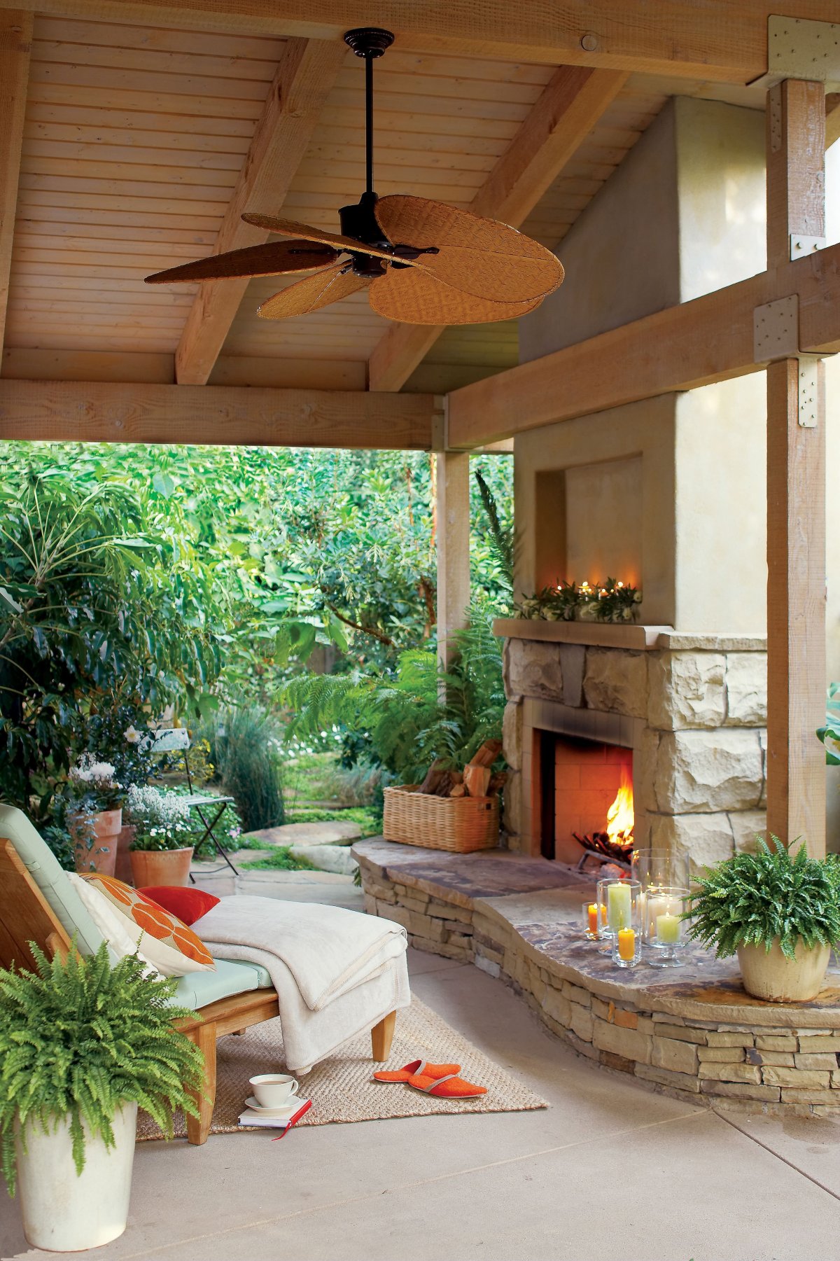 Камин на террасе