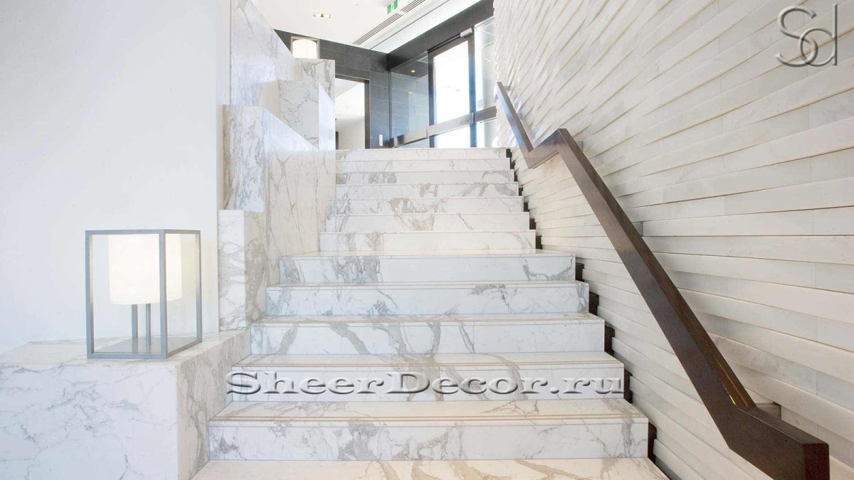 Мрамор Калакатта ступени