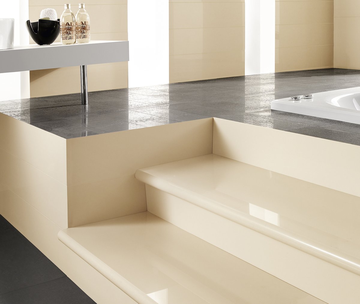 Ступени Venatto Blanco Perla