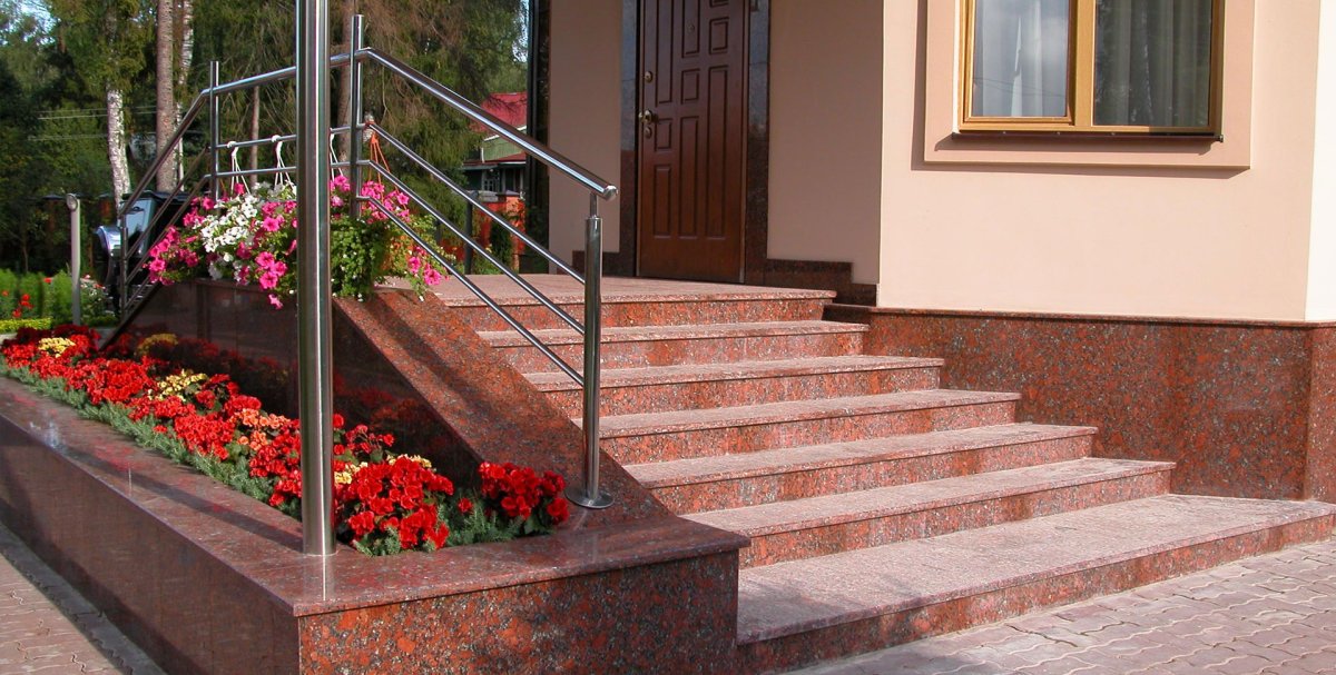 Ступеньки во дворе