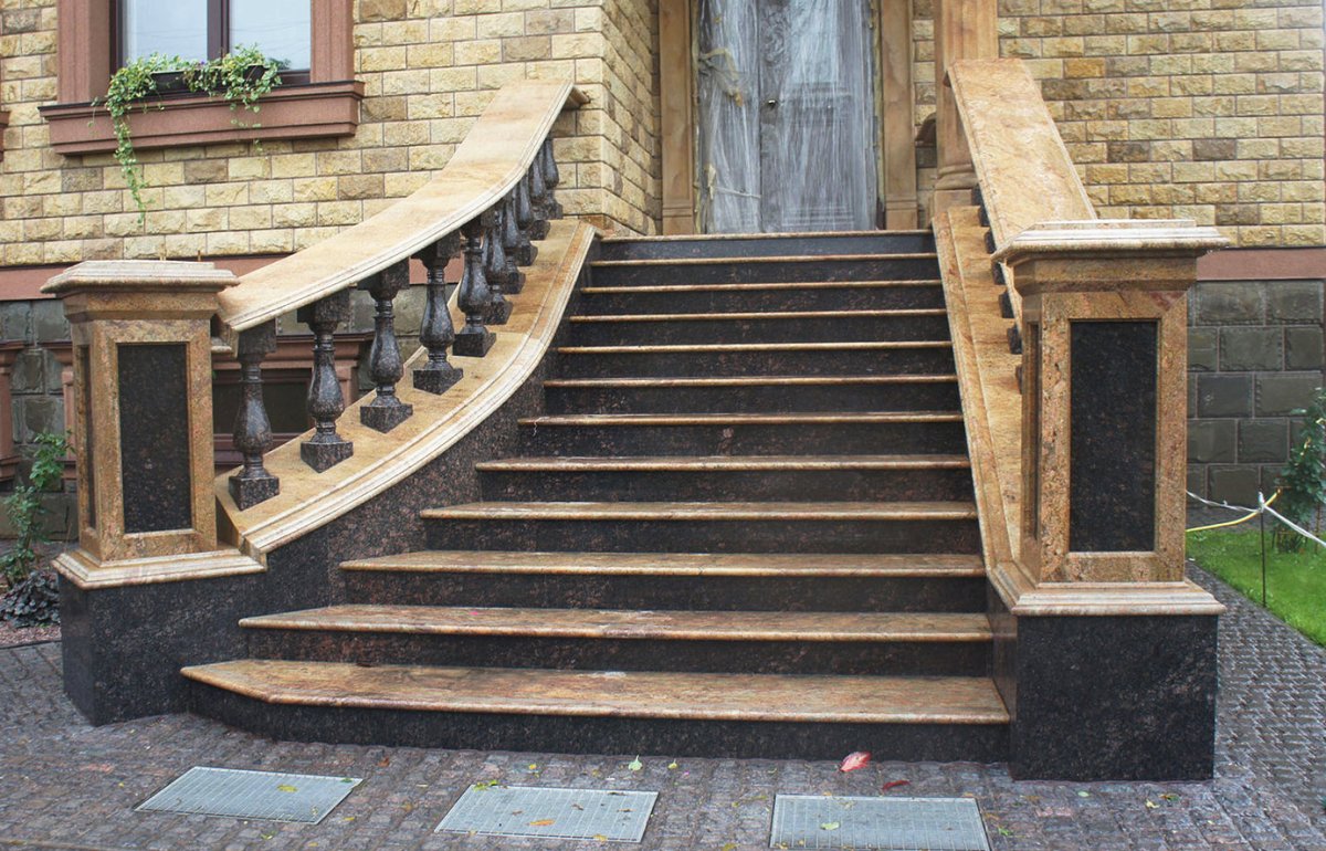 Лестница в загородном доме