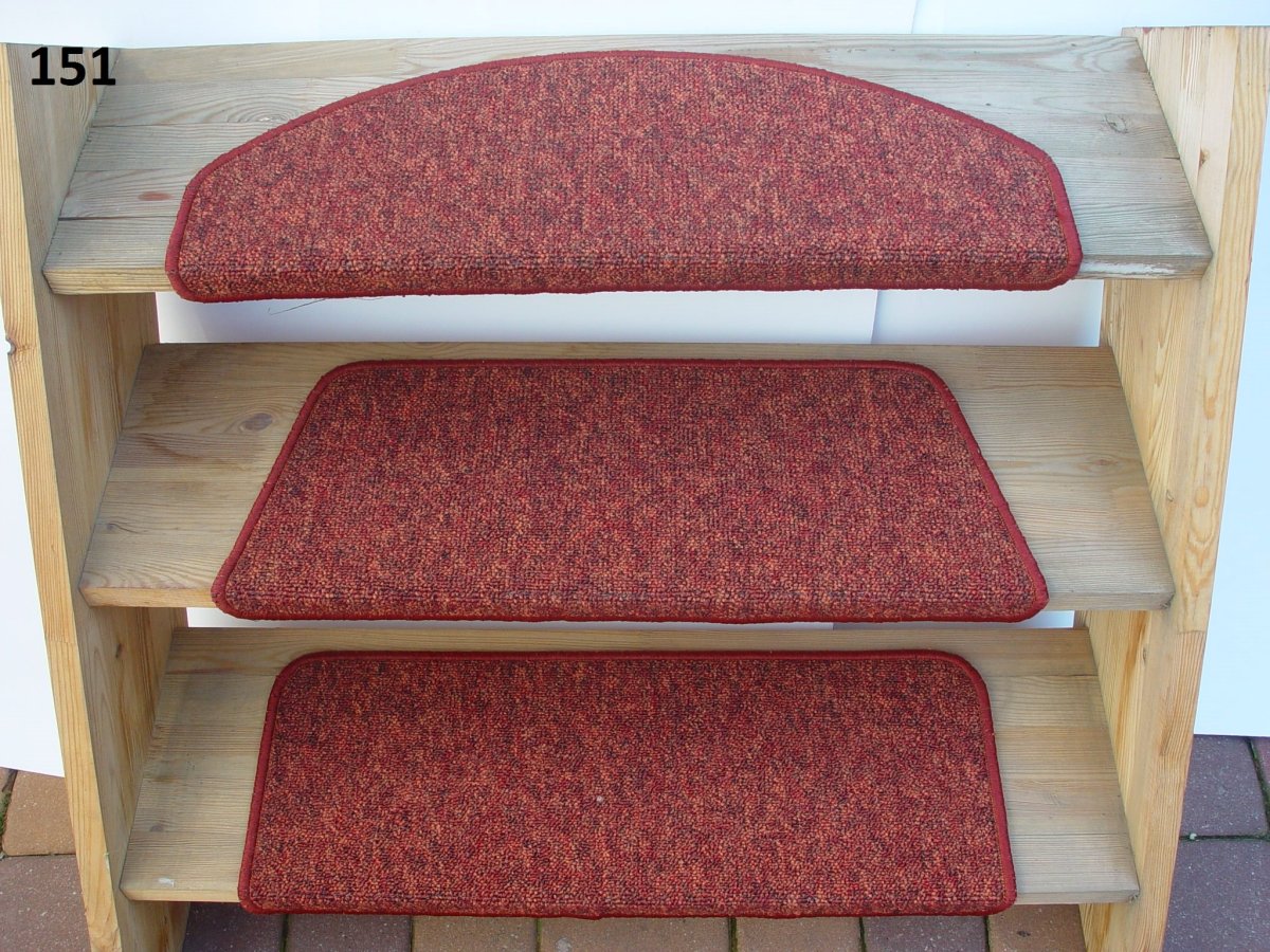 Ковровые накладки на ступени лестницы