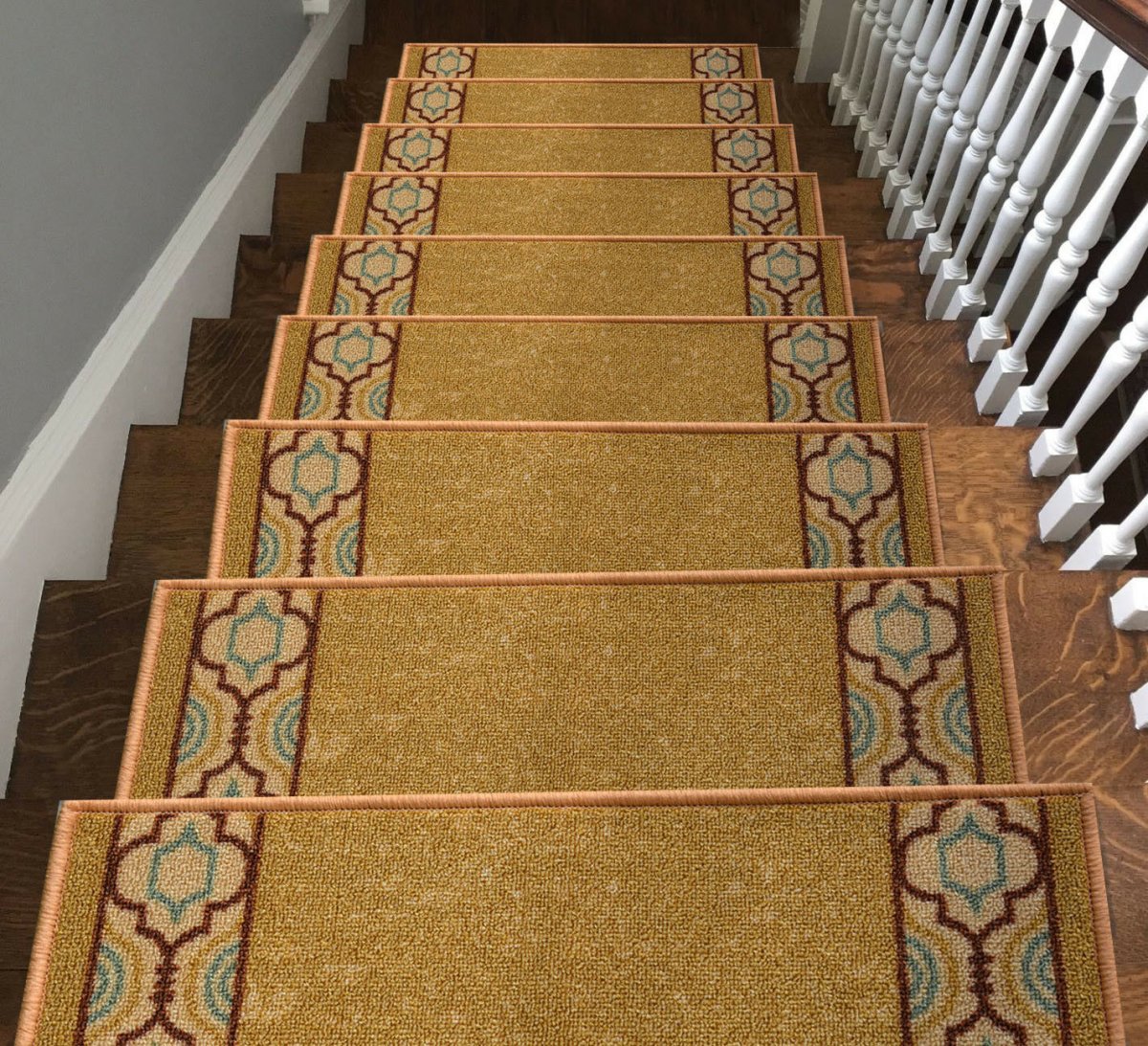 Накладки на лестничные ступени из ковролина