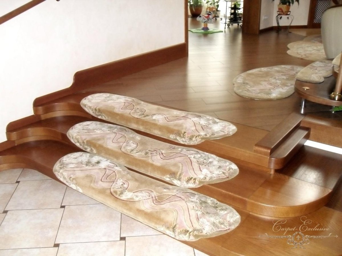 Нескользящие коврики для лестницы в доме