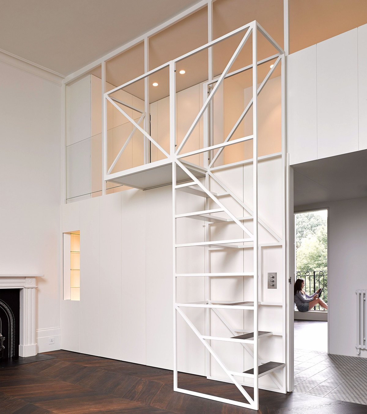 Лестница антресольная передвижная