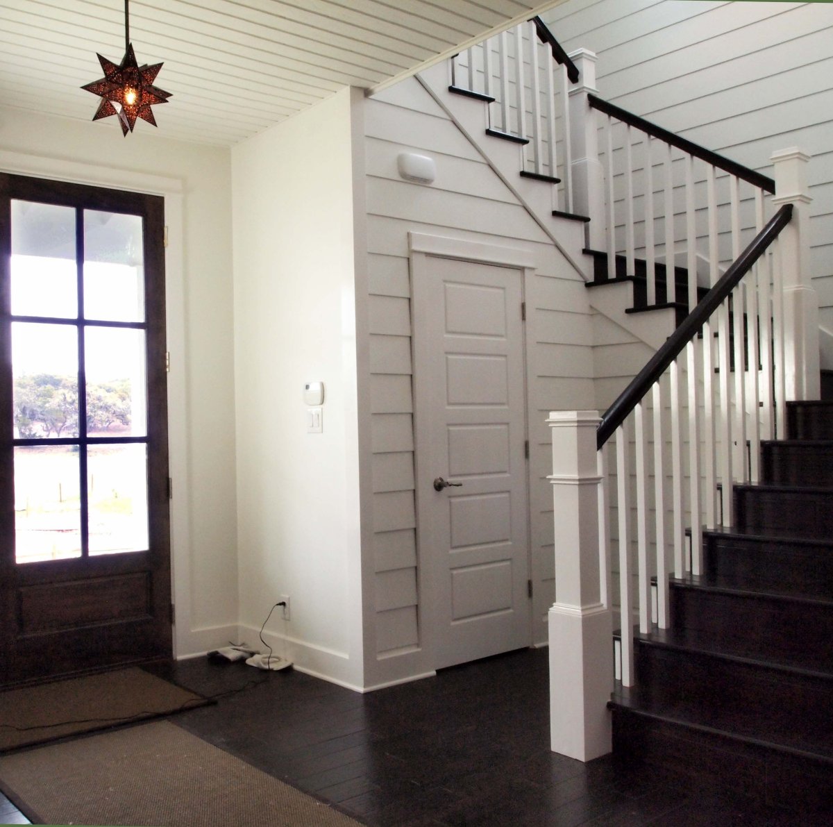 Шкаф под лестницей