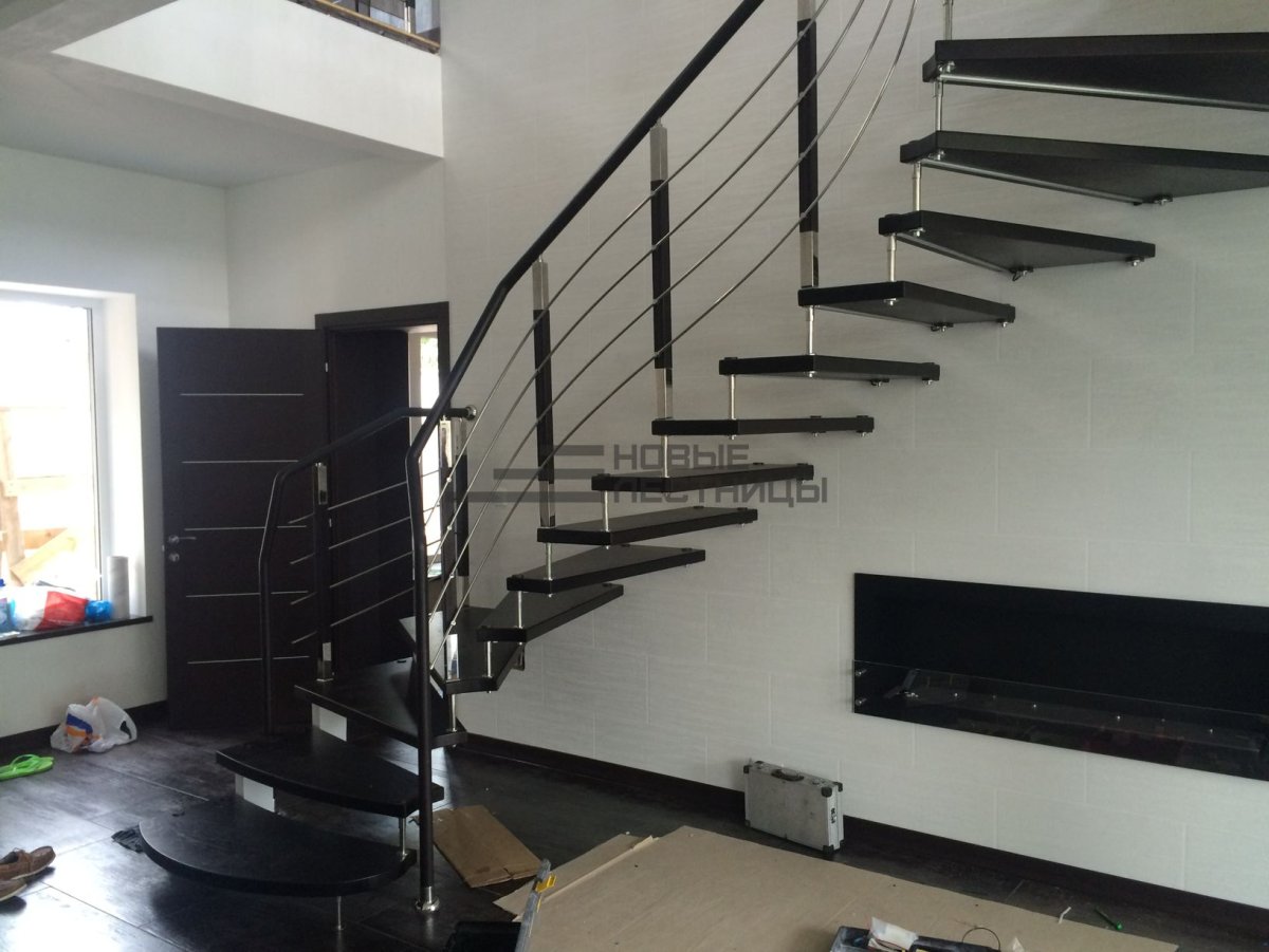 Лестница металл 40на40