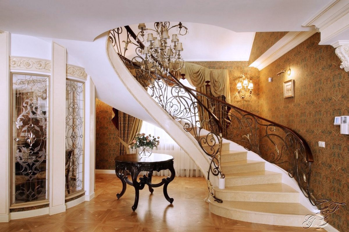 Красивые лестницы в загородных домах и коттеджах