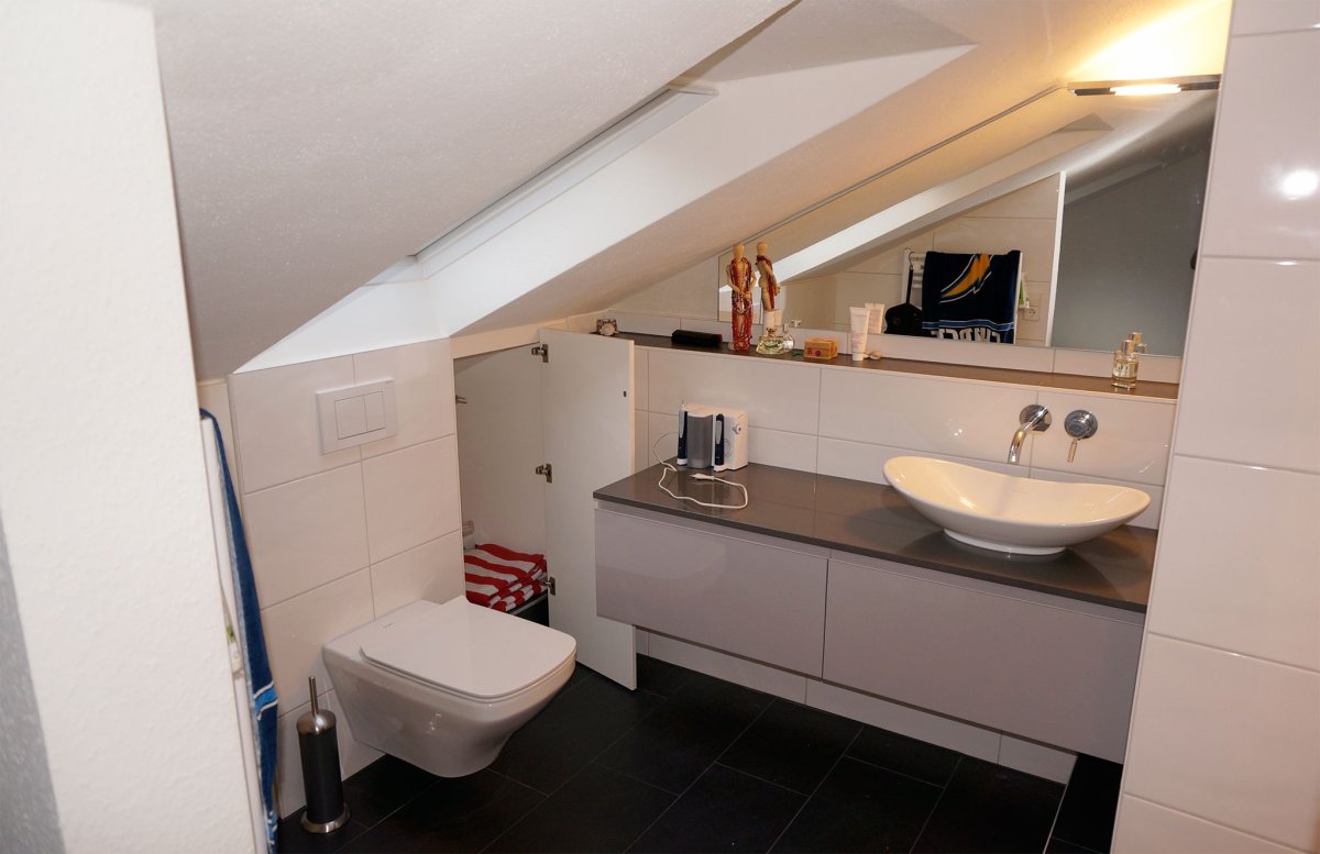 Туалет на мансарде