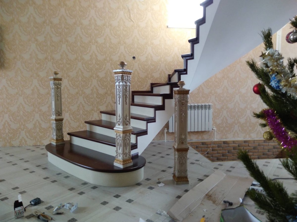 Резная лестница