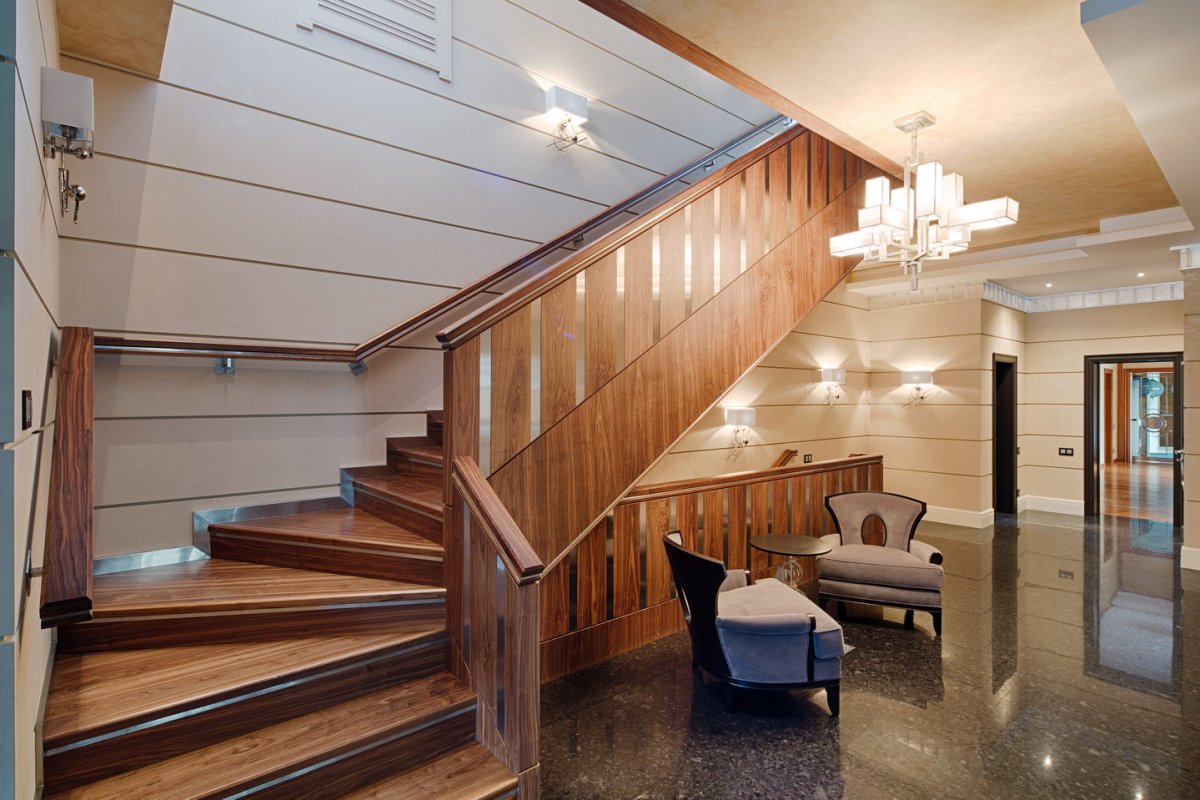 Обшить деревянную лестницу ламинатом