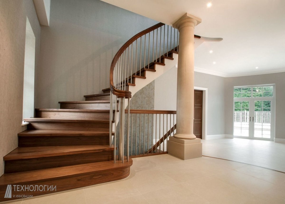Декор лестницы на второй этаж в частном доме