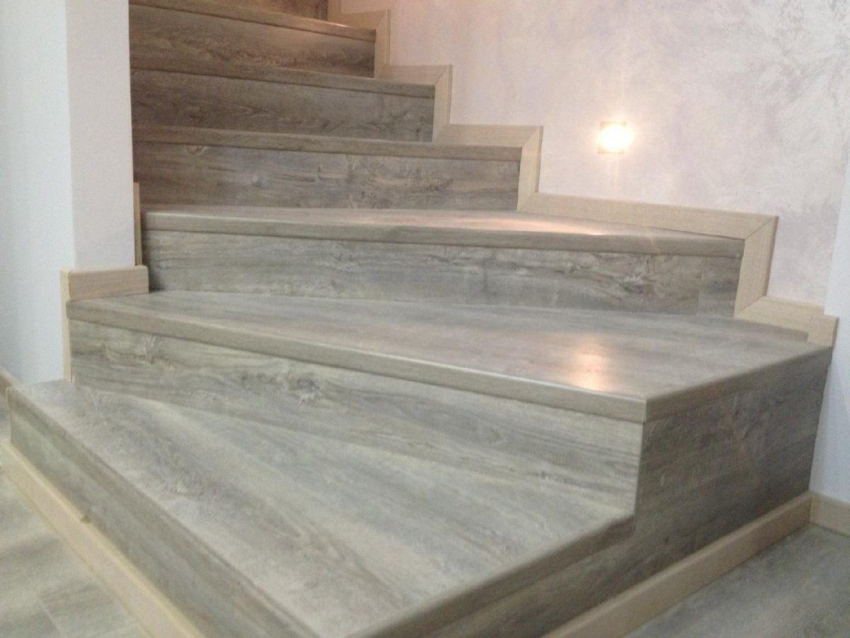 Плинтус на ступенях лестницы