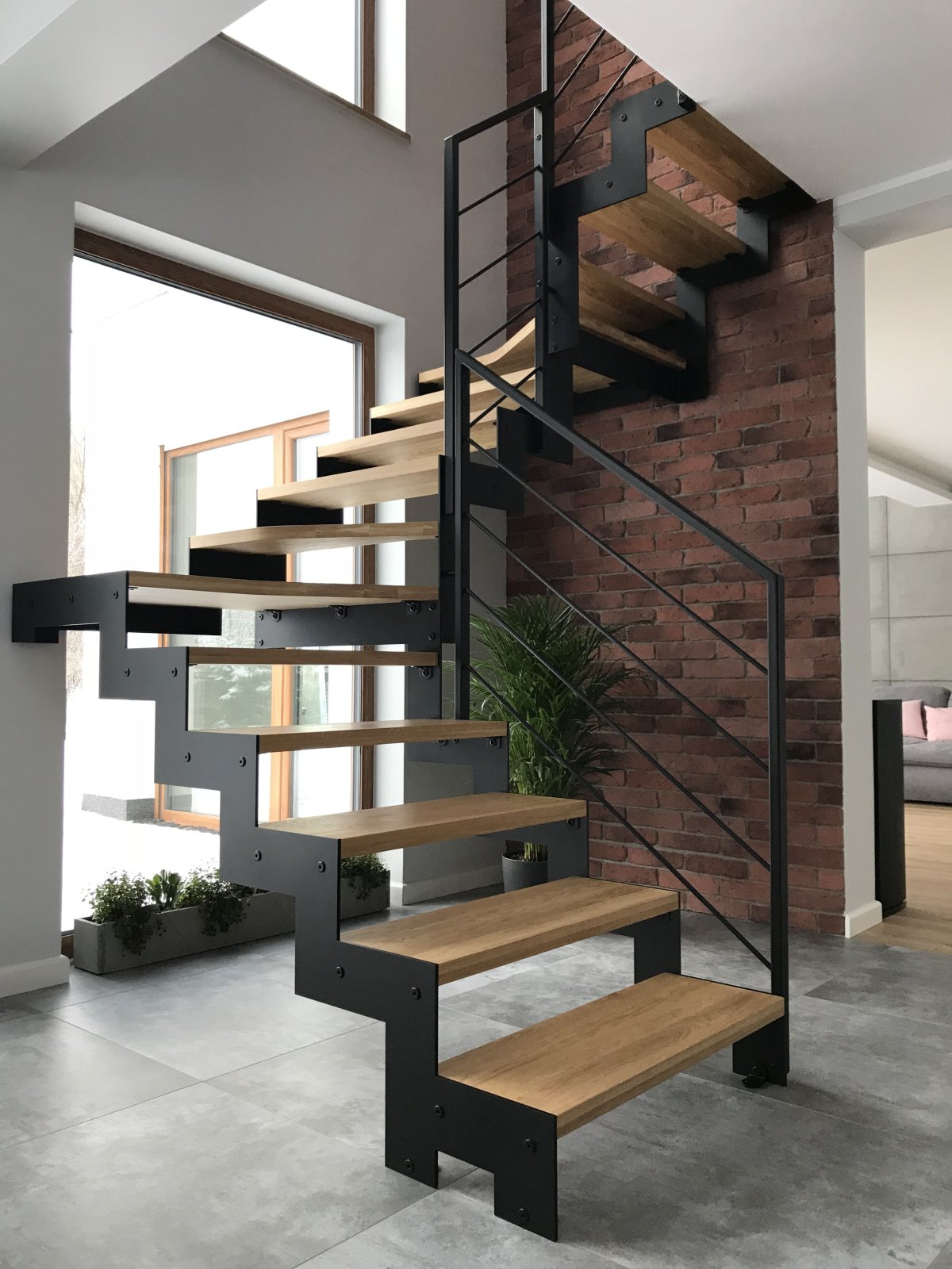 Лестница на монокосоуре лофт