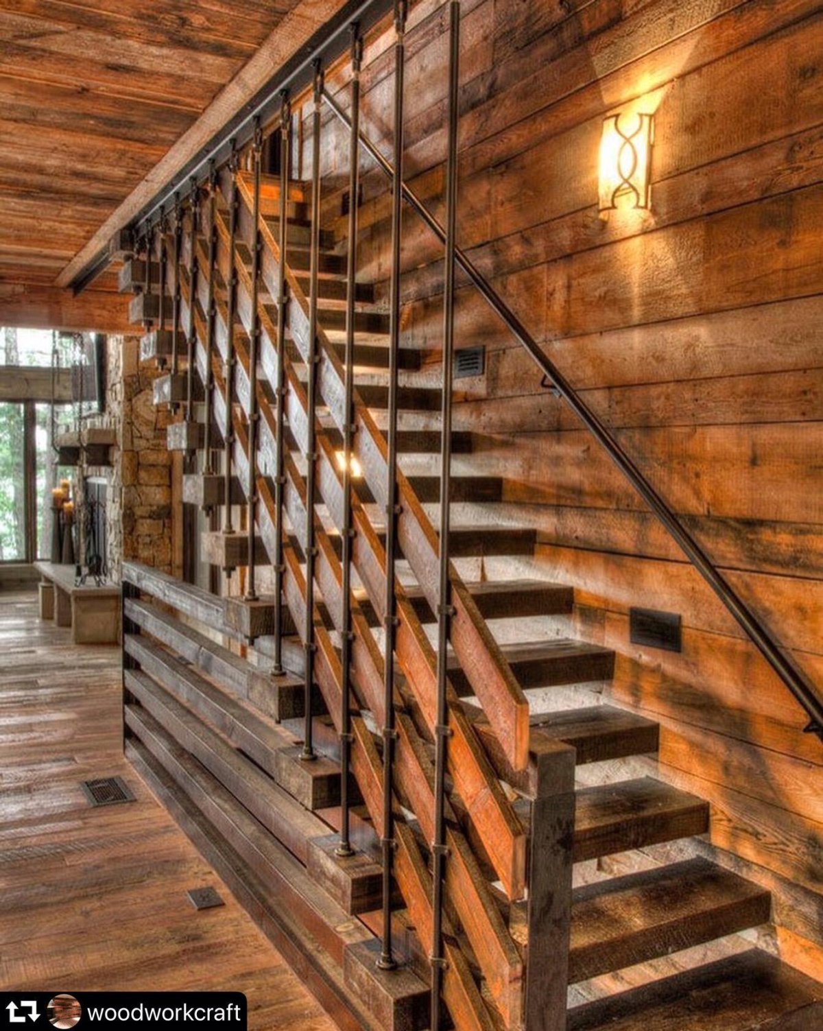 Деревянная лестница в деревенском стиле
