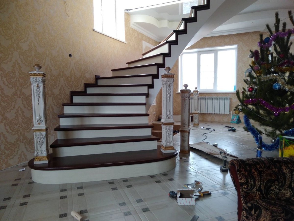 Отделка бетонной лестницы