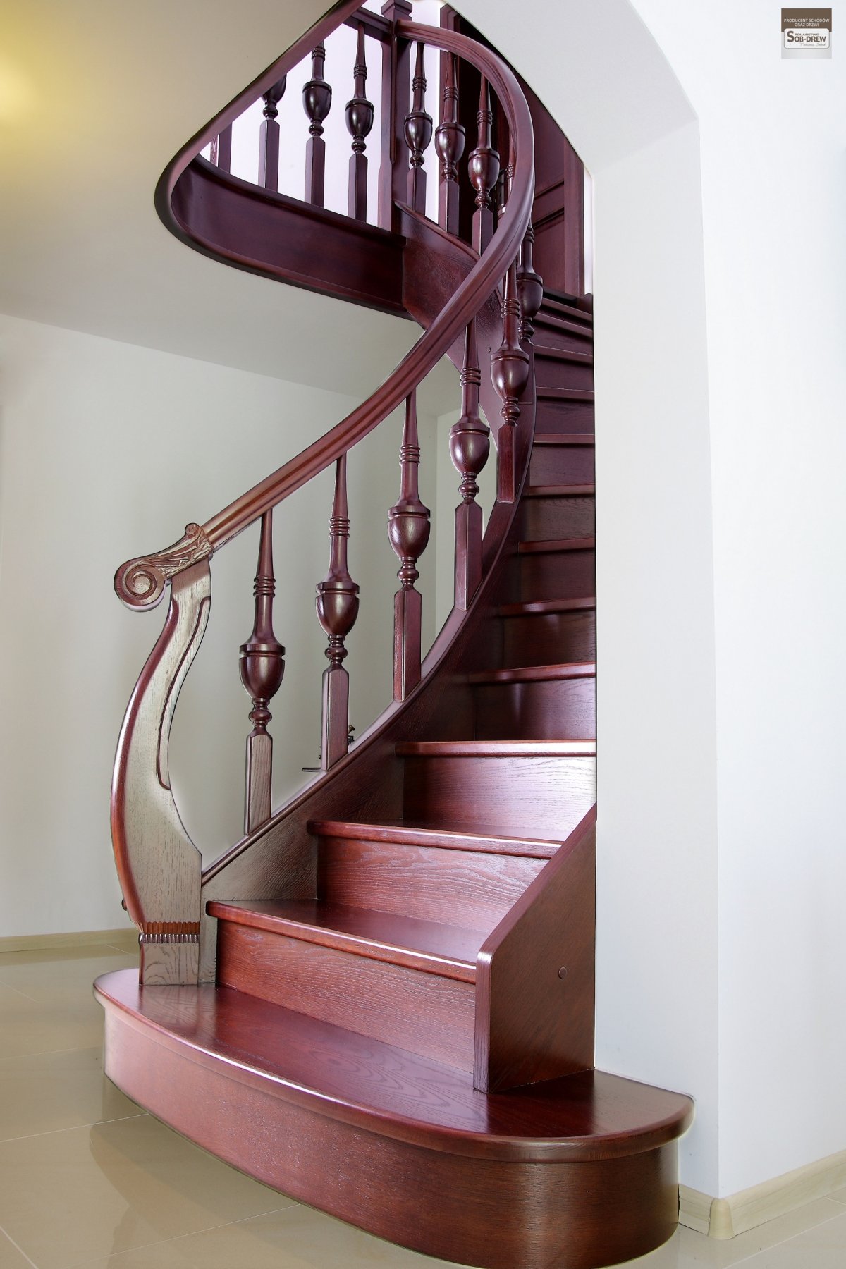 Пригласительная ступень лестницы