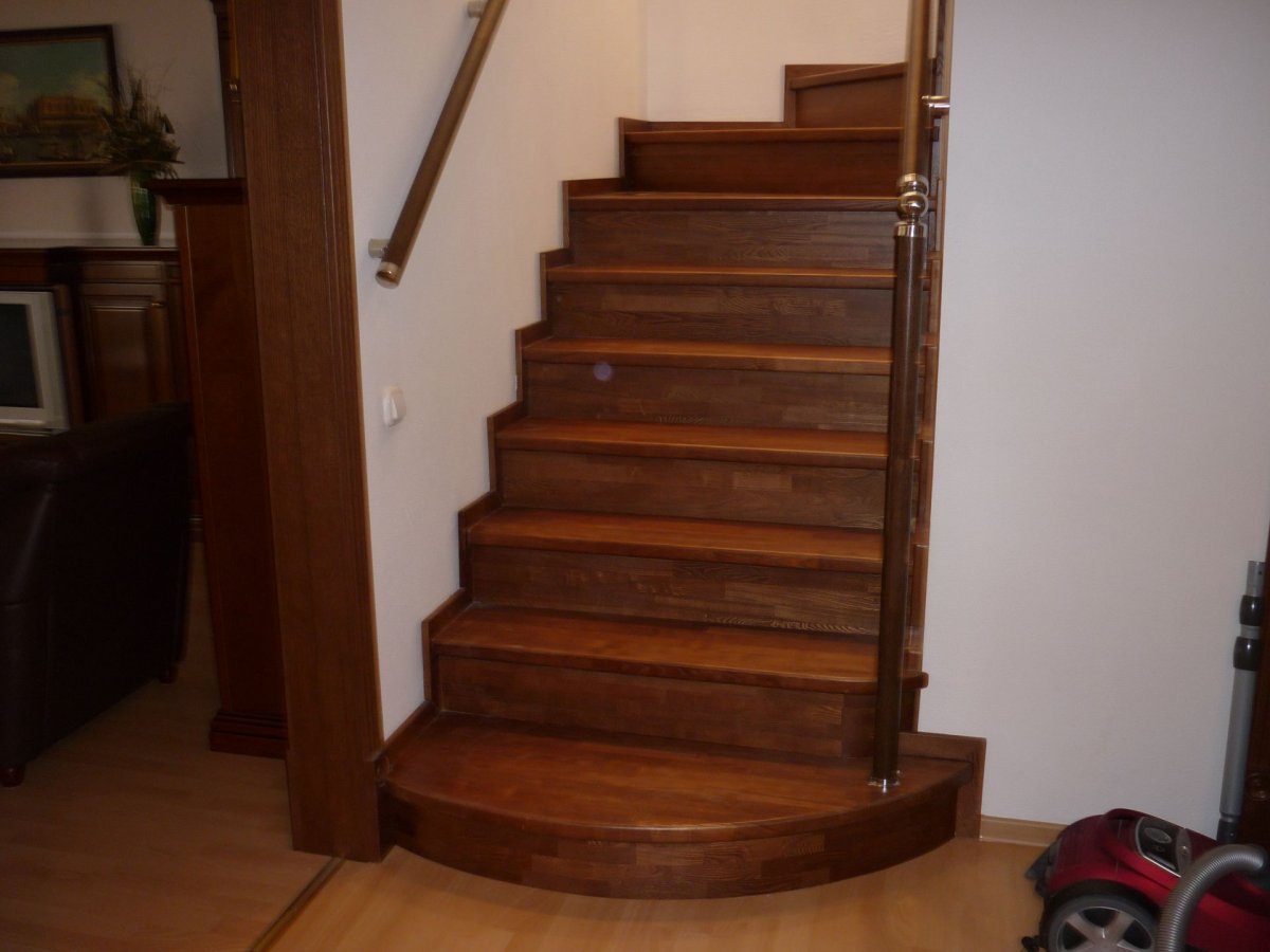 Лестница с закругленными ступенями