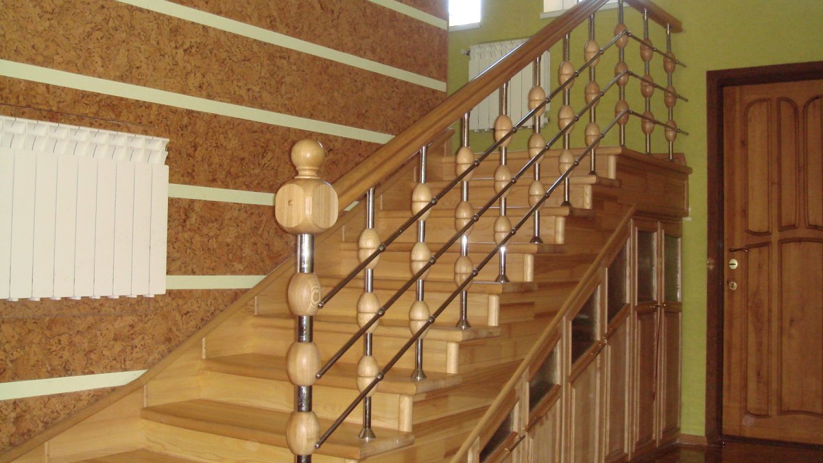 Лестница 2 косоура металл